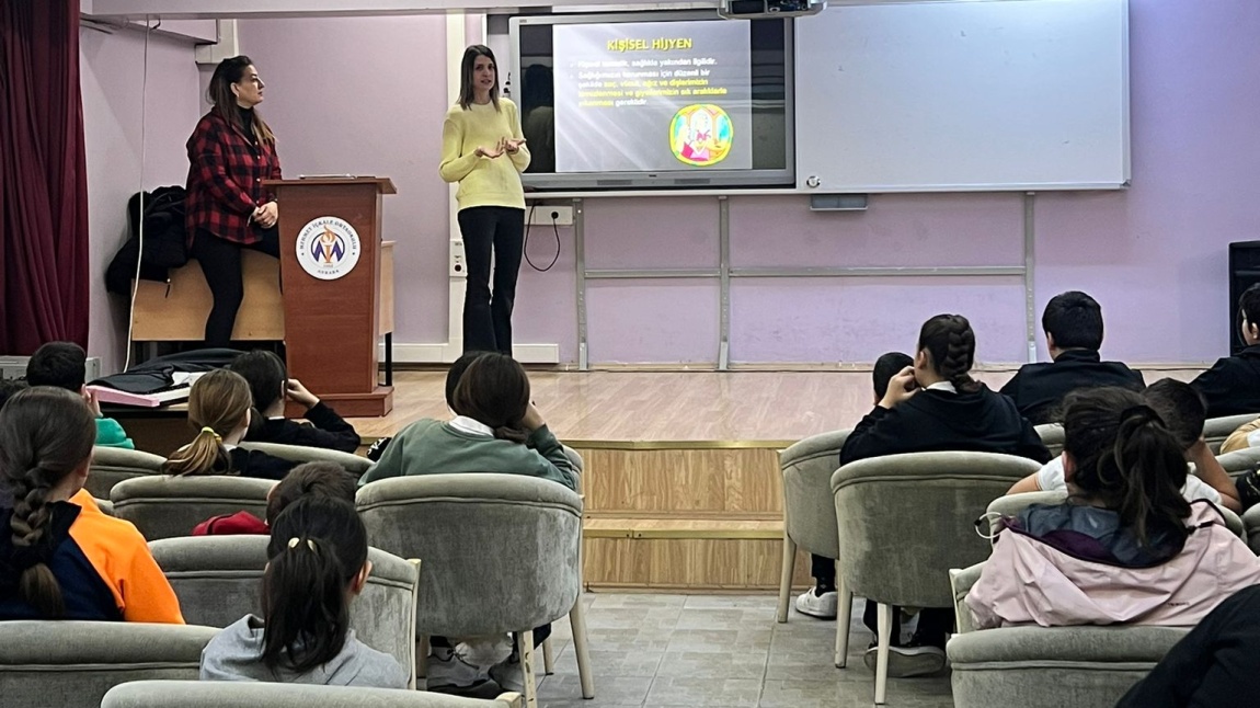 Çankaya İlçe Sağlık Müdürlüğü tarafından öğrencilerilerimize '' Akran zorbalığı ve Hijyen Eğitimi'' Konulu seminer verildi
